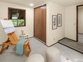 9027 SE 50th Street, Mercer Island WA 98040