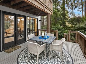 9027 SE 50th Street, Mercer Island WA 98040