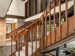 9027 SE 50th Street, Mercer Island WA 98040