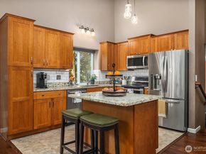 17649 152nd Place SE, Renton WA 98058