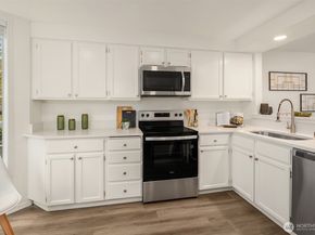 10215 NE 129th Lane, Kirkland WA 98034