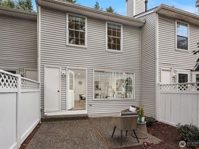 10215 NE 129th Lane, Kirkland WA 98034