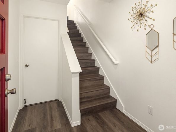 10215 NE 129th Lane, Kirkland WA 98034