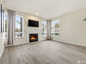 3914 243rd Place SE L301, Bothell WA 98021