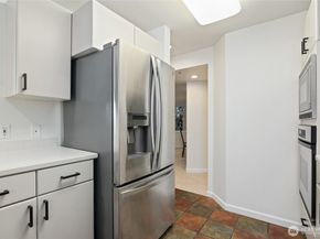 9039 NE Juanita Drive 306, Kirkland WA 98034