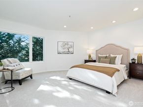 9039 NE Juanita Drive 306, Kirkland WA 98034