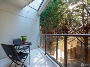 9039 NE Juanita Drive 306, Kirkland WA 98034