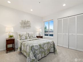 9039 NE Juanita Drive 306, Kirkland WA 98034