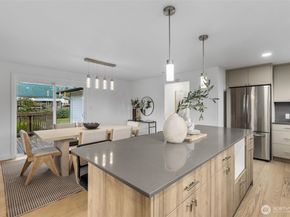 1324 E Walnut Street, Kent WA 98030