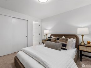 1324 E Walnut Street, Kent WA 98030