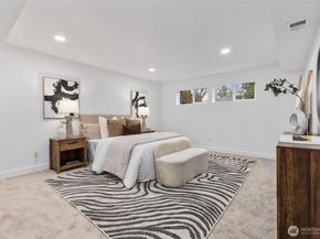 1324 E Walnut Street, Kent WA 98030