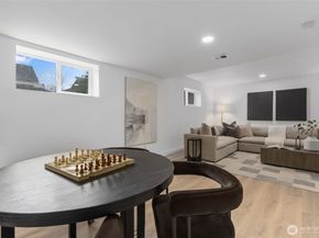 1324 E Walnut Street, Kent WA 98030