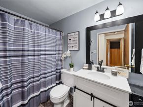 5103 S Garden Loop Road 25, Seattle WA 98118