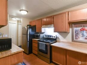 10501 8th Avenue NE 111, Seattle WA 98125