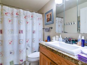 10501 8th Avenue NE 111, Seattle WA 98125