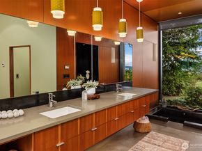 7268 Madrona Drive NE, Bainbridge Island WA 98110