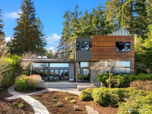 7268 Madrona Drive NE, Bainbridge Island WA 98110