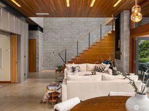 7268 Madrona Drive NE, Bainbridge Island WA 98110