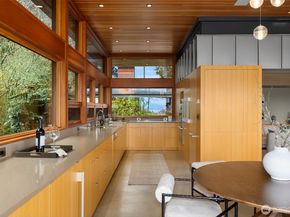 7268 Madrona Drive NE, Bainbridge Island WA 98110