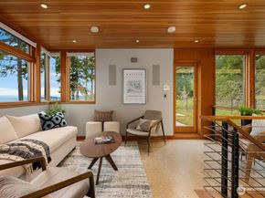 7268 Madrona Drive NE, Bainbridge Island WA 98110