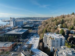 601 W Mercer Place 301, Seattle WA 98119