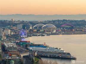 601 W Mercer Place 301, Seattle WA 98119