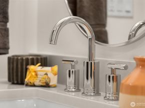 113 24th Avenue E B, Seattle WA 98112