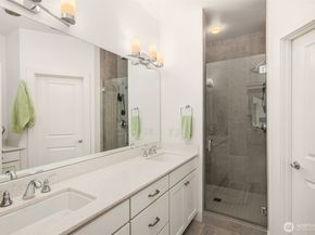 901 W McGraw Street 6, Seattle WA 98119