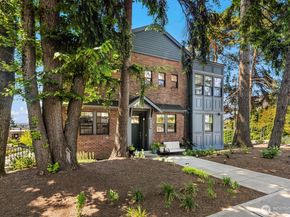 901 W McGraw Street 6, Seattle WA 98119