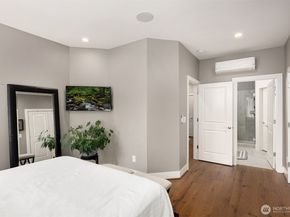 901 W McGraw Street 6, Seattle WA 98119