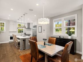 901 W McGraw Street 6, Seattle WA 98119