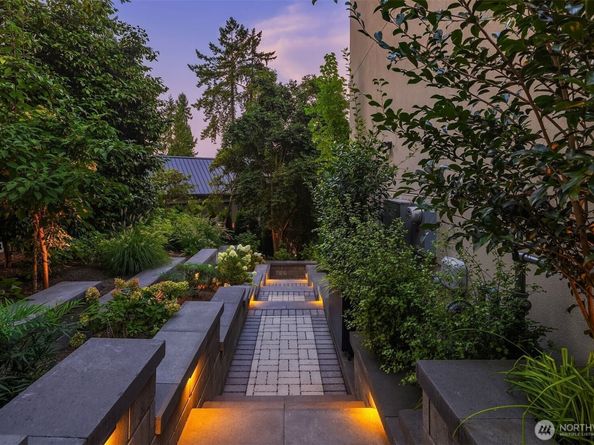 9630 SE 5th Street, Bellevue WA 98004