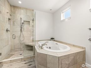 22005 6th Avenue S 312, Des Moines WA 98198