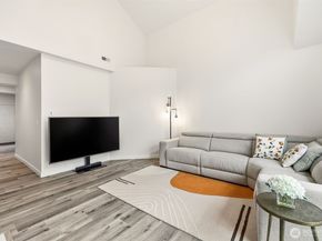 22005 6th Avenue S 312, Des Moines WA 98198