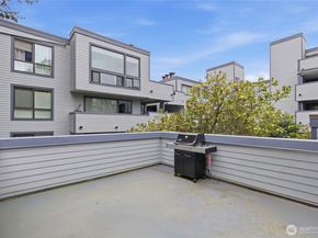 2500 W Manor Place 216, Seattle WA 98199