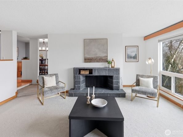 2500 W Manor Place 216, Seattle WA 98199