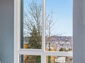 2500 W Manor Place 216, Seattle WA 98199