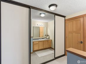 2500 W Manor Place 216, Seattle WA 98199