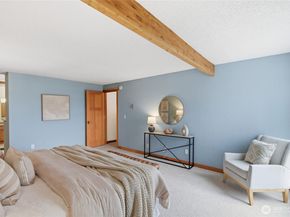 2500 W Manor Place 216, Seattle WA 98199