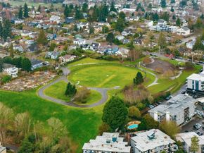 2500 W Manor Place 216, Seattle WA 98199