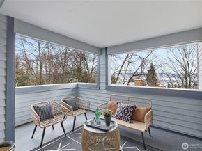 2500 W Manor Place 216, Seattle WA 98199