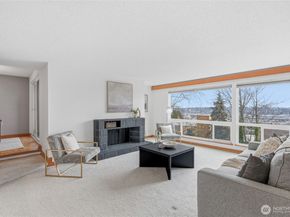 2500 W Manor Place 216, Seattle WA 98199