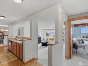 2500 W Manor Place 216, Seattle WA 98199
