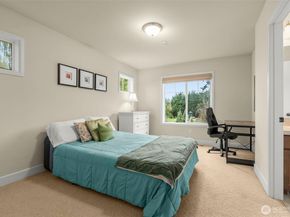 16763 NE 121st ST, Redmond WA 98052