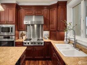 17765 Beach Drive NE, Lake Forest Park WA 98155