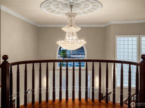 17765 Beach Drive NE, Lake Forest Park WA 98155