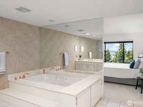 4617 103rd Lane NE, Kirkland WA 98033