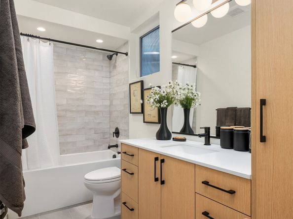 1457 22nd Avenue A, Seattle WA 98122