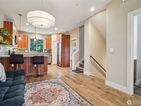 301 S 47th Street B, Renton WA 98055