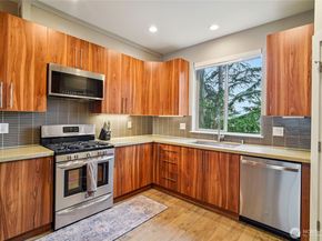 301 S 47th Street B, Renton WA 98055